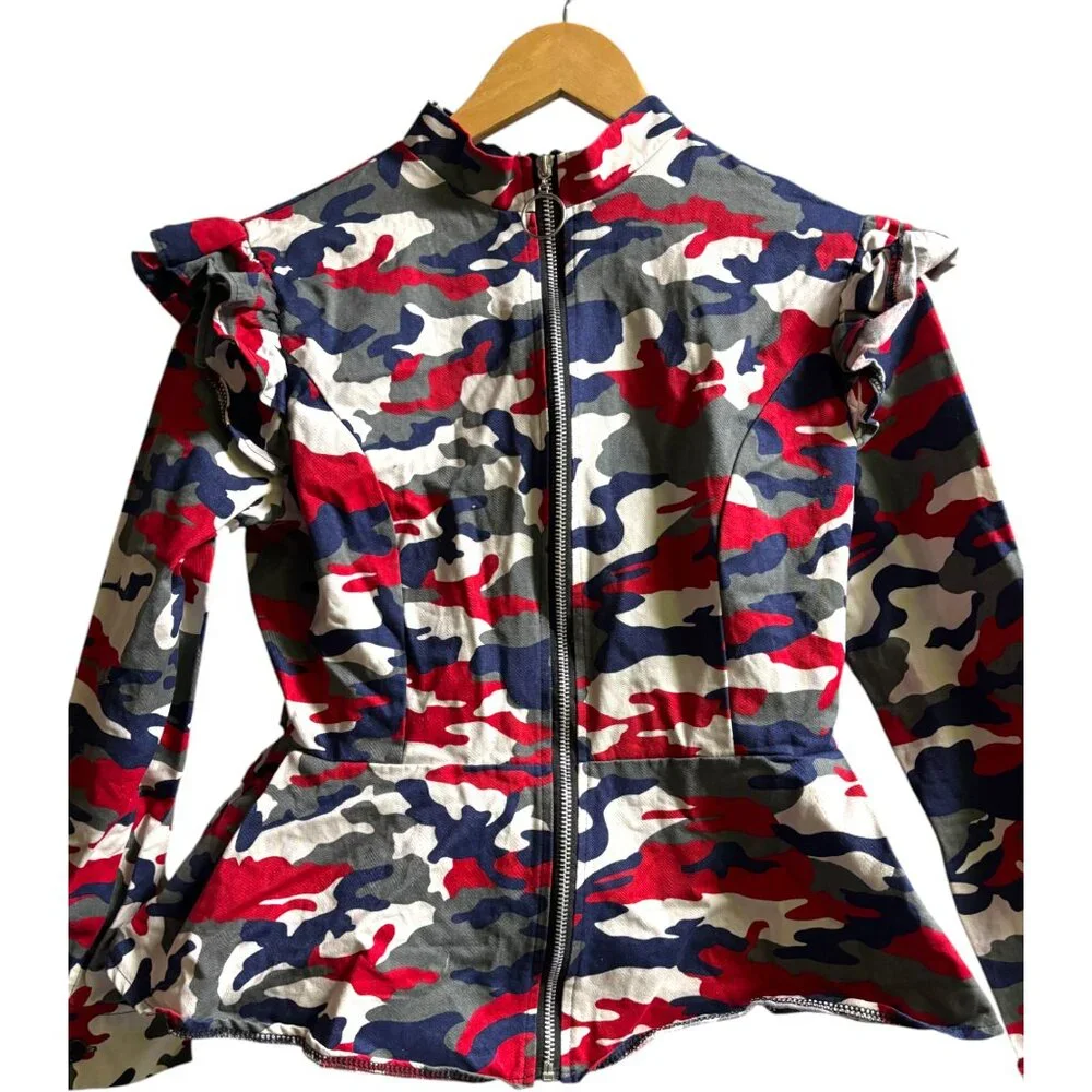 Camo Ruffle shoulders zip up‎ jacket girl's XL